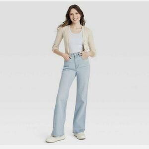 Universal Thread BNWT High-Rise Flare Jeans size 6 R - Light Wash